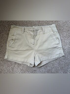 Vineyard Vines Women's Light Tan Flat Front Shorts